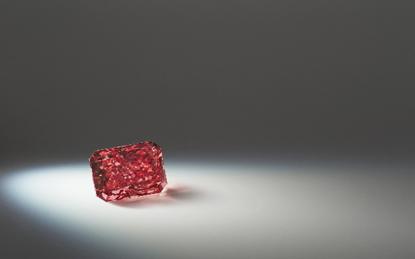 Rio Tinto - The Argyle Everglow - Red Diamond