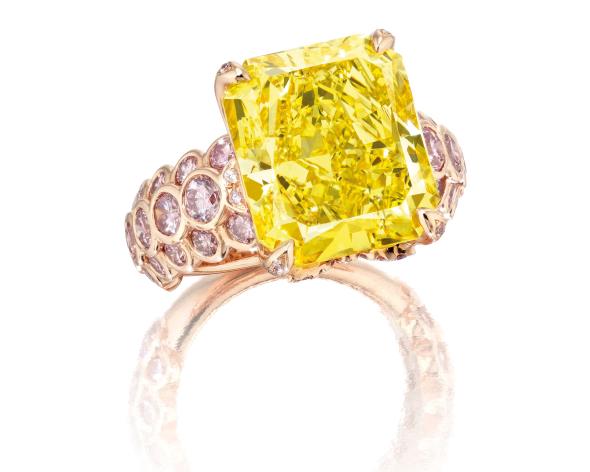 Fancy Vivid Yellow diamond ring - Philips